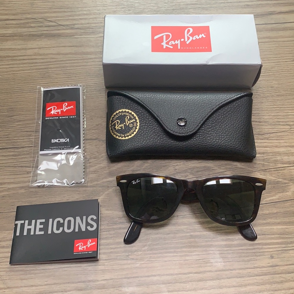 Ray Ban’s Iconic Tortoise Wayfair sunglasses